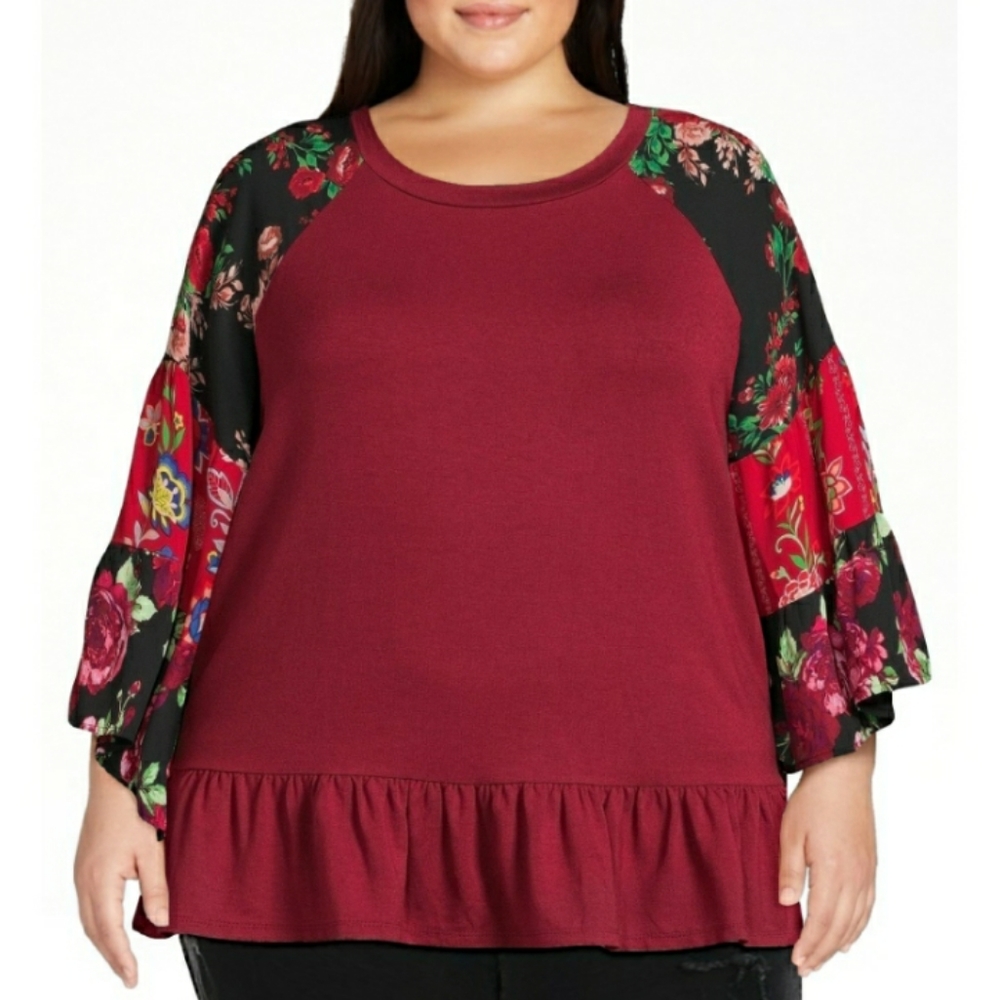 Pioneer Woman Blouse. XXXL. Red with floral sleeve. New